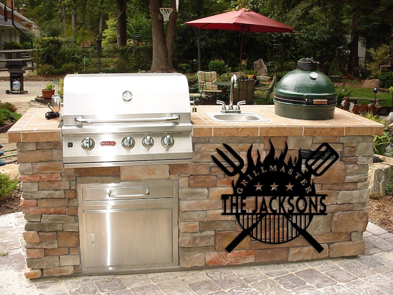 https://images.dinozozo.com/wp-content/uploads/2022/12/Grill-Master-BBQ-Custom-Outdoor-Metal-Signs-Grill-Gifts-for-Dad-Backyard-Metal-Sign-1.jpg