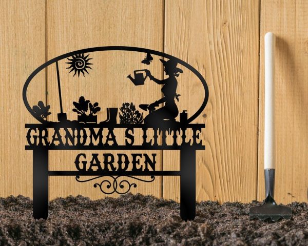 Elegant Metal Garden Stakes, Personalized Laser Cut Metal Signs Decoration with Hollow Silhouettes for Lawn, Outdoor Yard Scene