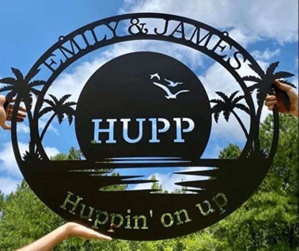 Beach Huppin On Up Wall Art Hawaiian Personalized Metal Sign Tree Family Scene