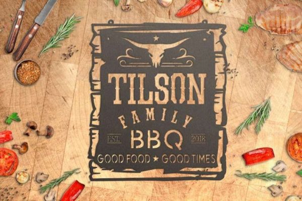 Custom Family BBQ Sign Outdoor Kitchen Decoration Bar And Grill Sign Tiki Bar Sign Home Outdoor Tiki Bar Decoration Dad Mom Gift