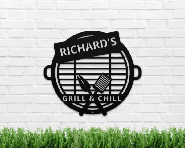 Personalized Metal Sign for Bar and Grill – Ideal for Backyards, Patios, and BBQ Lovers – Great for Father’s Day and Grilling Gifts