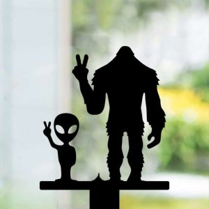 Personalized Bigfoot and Alien Say Hi Garden Yard Stakes Man Cave Decor UFO Sasquatch Bigfoot Lover Custom Metal Sign 2