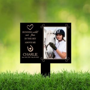 DINOZOZO Custom Horse Photo Running Wild and Free in The Sky Above Me Horse Grave Marker Garden Stakes Horse Memorial Gift Custom Metal Signs3