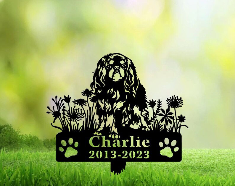 DINOZOZO English Toy Spaniel Dog Grave Marker Garden Stakes Dog Sympathy Gift Cemetery Decor Memorial Custom Metal Signs