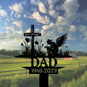 DINOZOZOCOM Personalized Memorial Garden Stakes Farmer Kneeling at Cross Poppy Flowers Grave Marker Loss of Loved One Sympathy Gifts Farmer Cemetary Decor 2