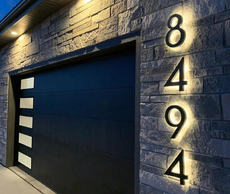 backlit house numbers2 Backlit house numbers come in a variety of styles and materials