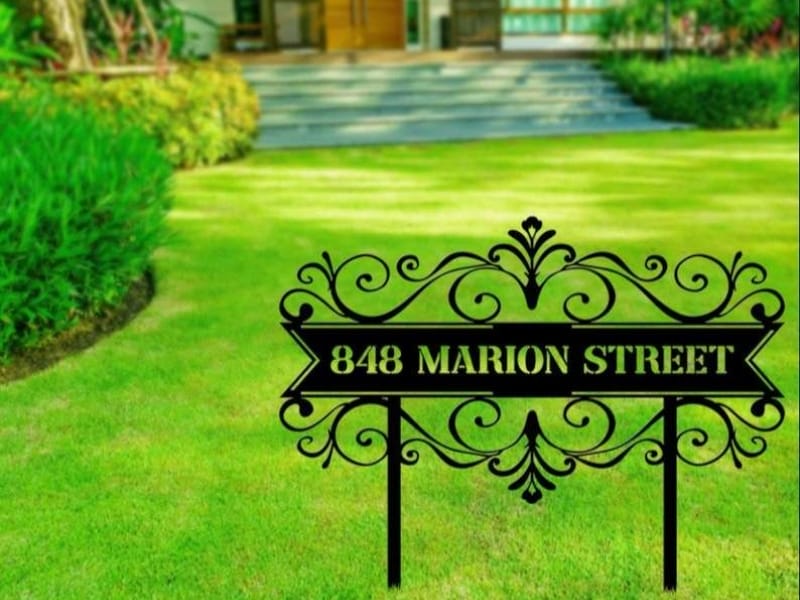 yard sign stakes 03 Right stakes keep your sign stable, secure, and visible